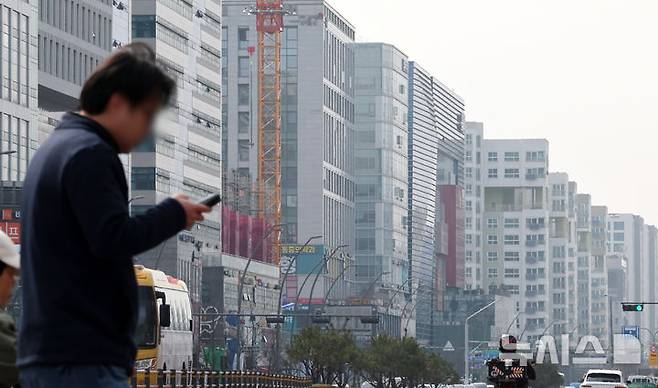 [서울=뉴시스] 조성우 기자 = 지난 24일 오후 서울 강서구 마곡지구의 오피스텔 밀집지역이 보이고 있다. 2026.03.24. xconfind@newsis.com