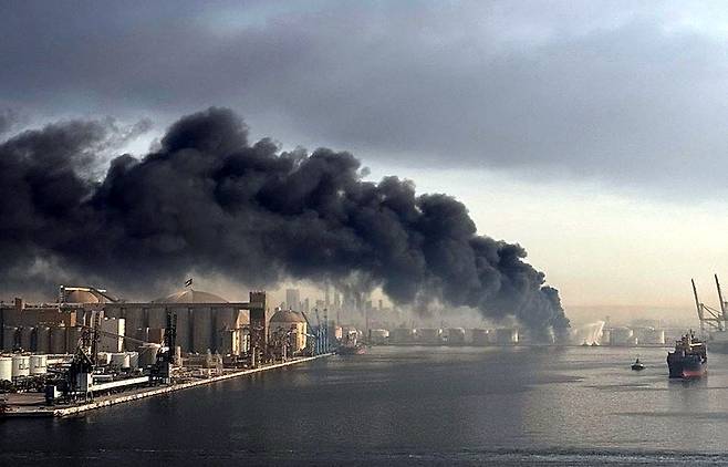 3월2일(현지 시각), 호르무즈 인접 항구에서 한국 선원들이 직접 촬영해 보내온 아랍에미리트 제벨 알리항. ⓒ전국해상선원노동조합연맹 제공