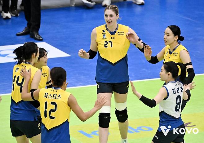 득점 후 기뻐하는 현대건설 선수들 [한국배구연맹 제공. 재판매 및 DB 금지]