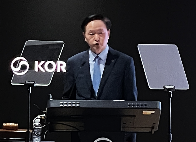 ▲26일 서울 강서구 공항동 대한항공 본사 5층 대강당에서 열린 주식회사 대한항공 제64기 정기 주주총회 현장에 의장 자격으로 임석한 우기홍 대표이사(부회장)이 발언하고 있다. 사진=박지성 기자