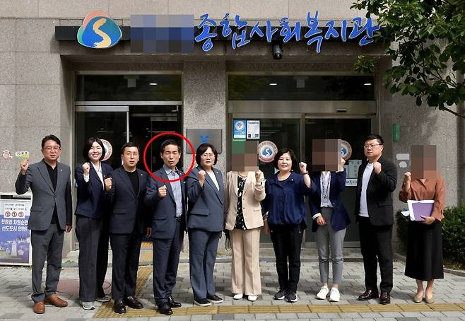 2022년 9월 26일 부평구의회 행정복지위원회 현장방문 행사 식비로 박영훈 의원 식당에서 의회 예산을 썼다. 박 의원(동그라미)도 행사에 참여한 모습. 부평구의회.