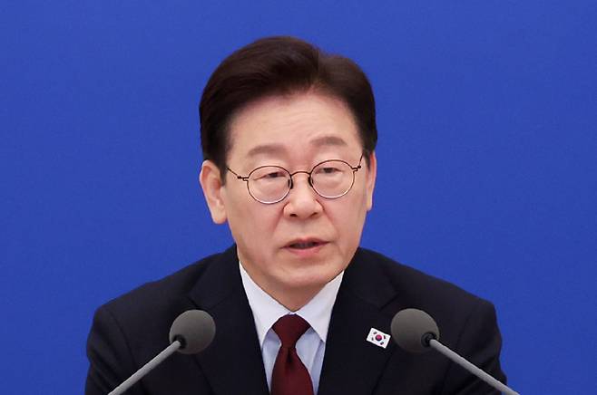 이재명 대통령이 26일 청와대에서 열린 비상경제점검회의에서 발언하고 있다. 사진=뉴시스