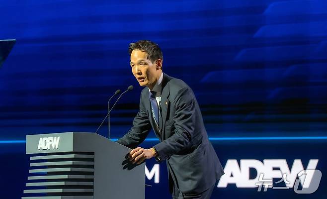 사진은 김동원 한화생명 CGO, ADFW 2025 글로벌 마켓 서밋 개회사/사진제공=한화생명