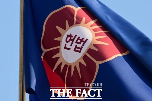 장애인 성범죄 피해자의 법정 증언을 조사 영상녹화물로 대신할 수 있도록 한 법 조항은 헌법에 어긋나지 않는다는 헌법재판소 결정이 나왔다./더팩트 DB