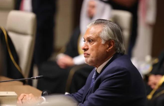 이샤크 다르 파키스탄 부총리 겸 외무장관이 19일(현지 시각) 사우디아라비아 리야드에서 열린 장관급 협의 회의에 참석하고 있다. /AFP연합뉴스