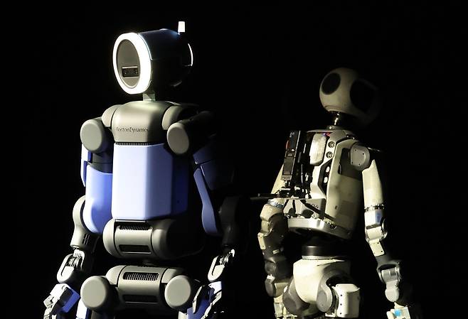 현대자동차그룹이 5일(현지 시간) 미국 네바다주 라스베이거스에서 열린 현대차그룹 프레스 콘퍼런스에서 공개한 휴머노이드 로봇. 라스베이거스=뉴스1