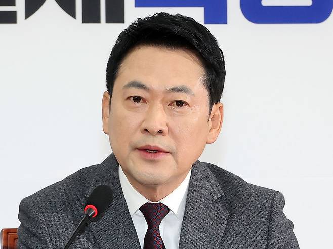 국민의힘 장동혁 대표가 26일 국회에서 열린 최고위원회의에서 발언하고 있다. 연합뉴스