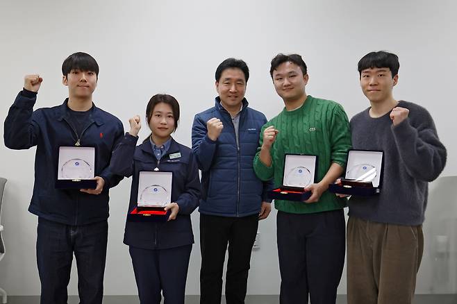 안창규 서울교통공사 승무본부장과 수상자들