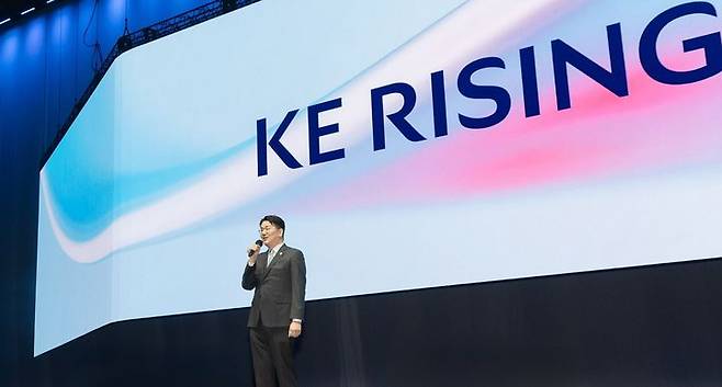 [서울=뉴시스] 지난해 3월11일 열린 대한항공 ‘라이징 나이트’ 행사에서 환영사를 하고 있는 조원태 한진그룹 회장.(사진제공=대한항공) 2026.3.26. photo@newsis.com *재판매 및 DB 금지