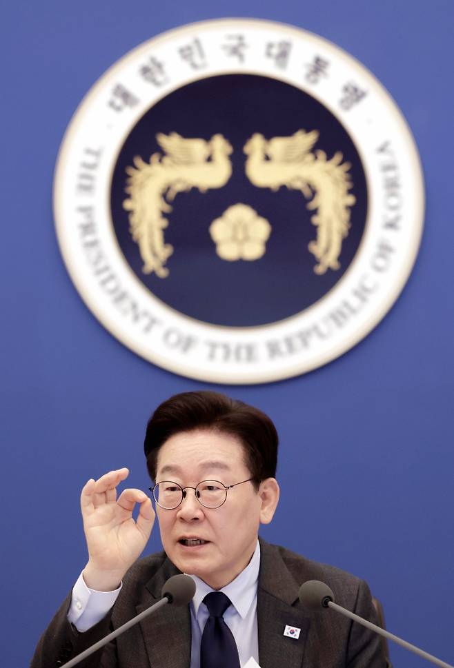 발언하는 이재명 대통령 (서울=연합뉴스) 한상균 기자 = 이재명 대통령이 24일 청와대에서 열린 국무회의에서 발언하고 있다. 2026.3.24 xyz@yna.co.kr (끝) <저작권자(c) 연합뉴스, 무단 전재-재배포, AI 학습 및 활용 금지> 연합뉴스