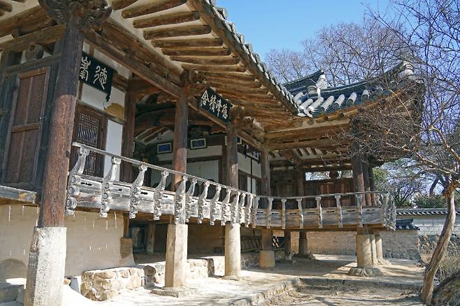 덕봉정사. 경주시 제공