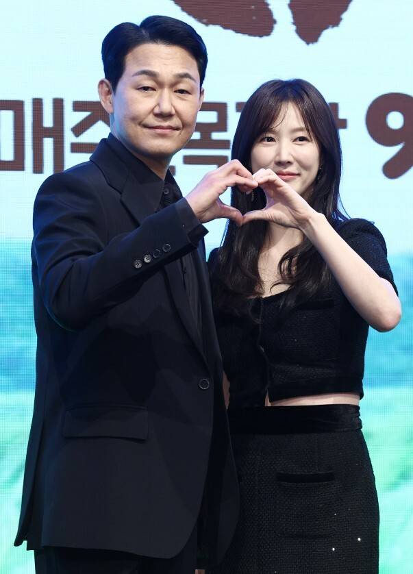 드라마 '심우면 연리리'에서 부부로 호흡을 맞추는 박성웅과 이수경. 세계일보 자료사진