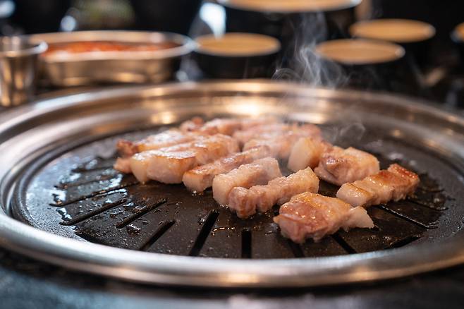 가공되지 않은 신선한 육류 섭취는 치매 유전자를 보유한 고령층의 인지 기능 저하를 늦추는 데 도움이 되는 것으로 나타났다. 게티이미지뱅크 제공