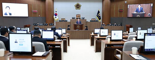 25일 열린 제365회 임시회 제2차 본회의에서 방한일 의원(예산1·무소속)이 발언을 하고 있다. ⓒ충남도의회 제공