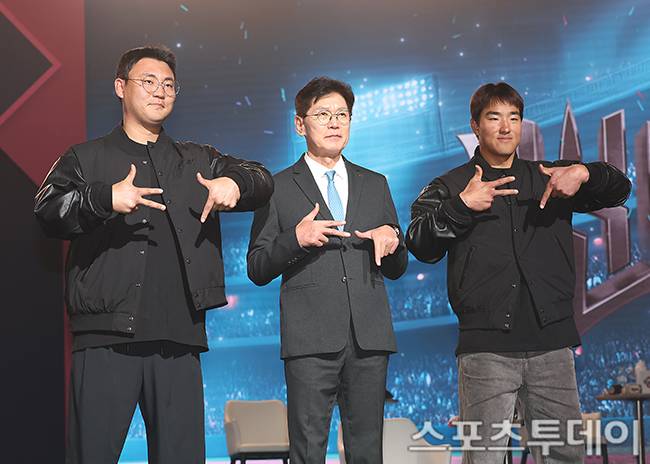 장성우-이강철 감독-안현민 / 사진=권광일 기자