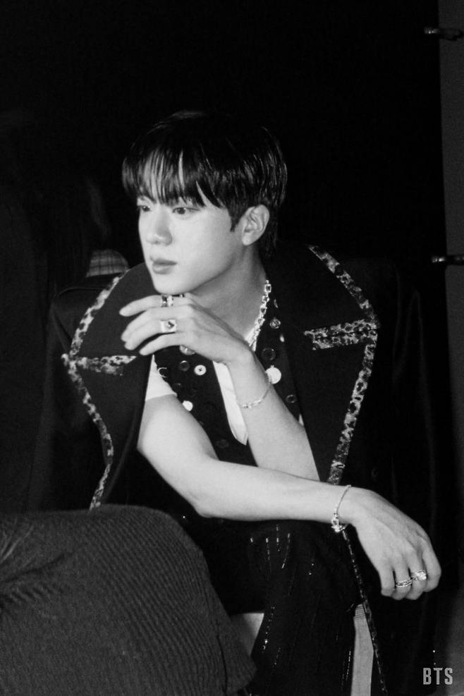 방탄소년단 진, 마이원픽 K팝 개인 부문 108주 연속 1위..원픽차트 23회 연속 No.1