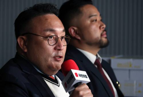 ◇심사위원인 개그맨 이혁재가 26일 서울 영등포구 여의도 중앙당사에서 열린 광역의원 비례 청년 공개 오디션 본선 심사에 앞서 모두발언을 하고 있다. 2026.3.26 사진=연합뉴스