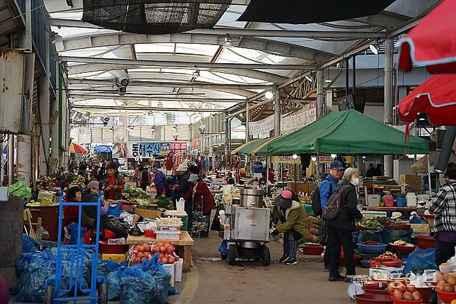 지난 23일 오전 화순 고인돌시장 전경