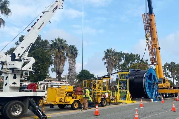 대한전선이 미국에서 케이블 포설을 하고 있다. [출처=대한전선]