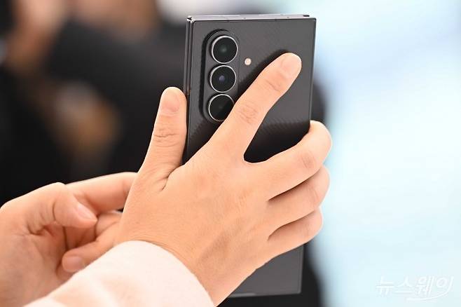 사진은 삼성전자의 '갤럭시 Z 트라이폴드'. 사진=강민석 기자 kms@newsway.co.kr