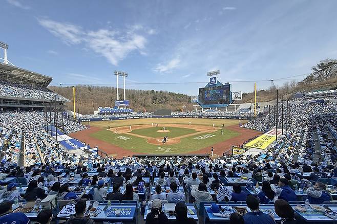 22일 LG와 삼성의 2026 KBO리그 시범경기가 대구삼성라이온즈파크에서 열렸다. 이날 2만3852명이 구장을 찾았다. 사진 | 삼성 라이온즈