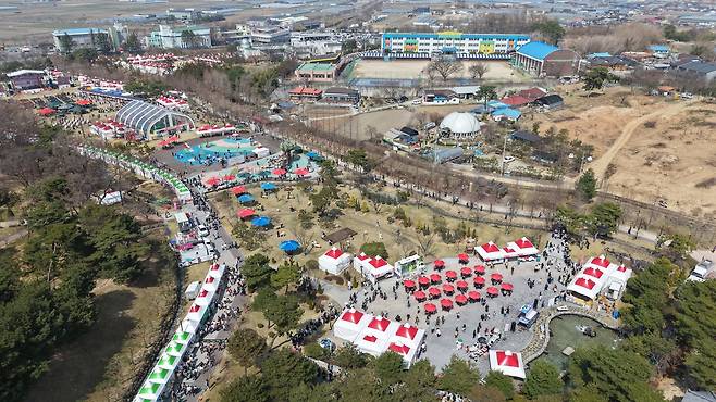 2026 논산딸기축제장 전경. 정종만 기자