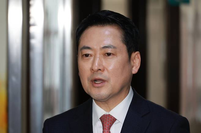 장동혁 국민의힘 대표가 22일 서울 여의도 국회에서 현안 백브리핑을 하고 있다. 뉴시스