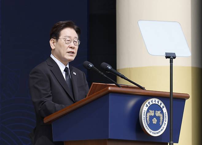 이재명 대통령이 27일 국립대전현충원에서 열린 제11회 서해수호의 날 기념식에서 기념사를 하고 있다. 청와대사진기자단
