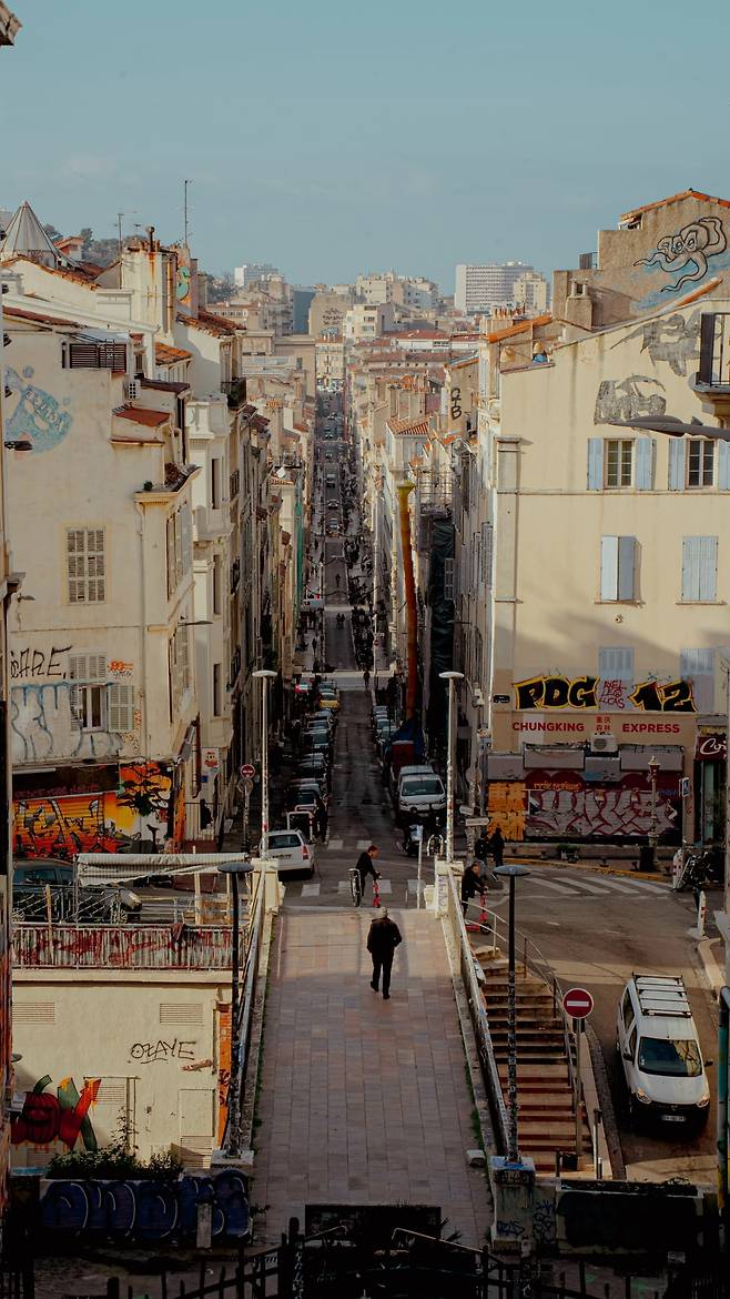 꾸르 줄리앙(Cours Julien) 지구에서 만날 수 있는 풍경. ⓒ서숨