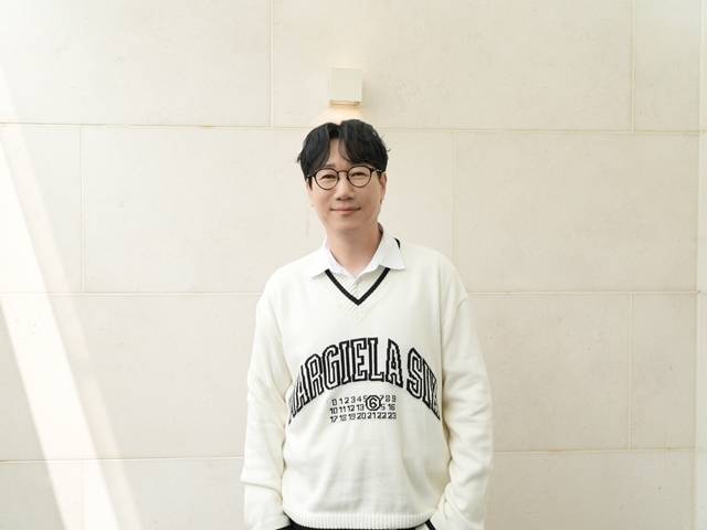 27일 오후 서울 마포구 상암동 어로드 커피에서 넷플릭스(Netflix) 일일예능 ‘만학도 지씨’ 기자간담회가 진행됐다. 이날 현장에는 MC 지석진, 미미, 제작진 정도담 PD이 참석했다. / 사진 = 넷플릭스
