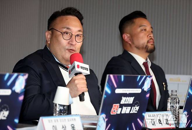 [서울=뉴시스] 조성봉 기자= 국민의힘 '광역의원 비례 청년 오디션' 본선 심사위원인 방송인 이혁재가 26일 오후 서울 여의도 중앙당사에서 열린 광역의원 청년 공개오디션 본선에서 발언을 하고 있다. 2026.03.26. suncho21@newsis.com