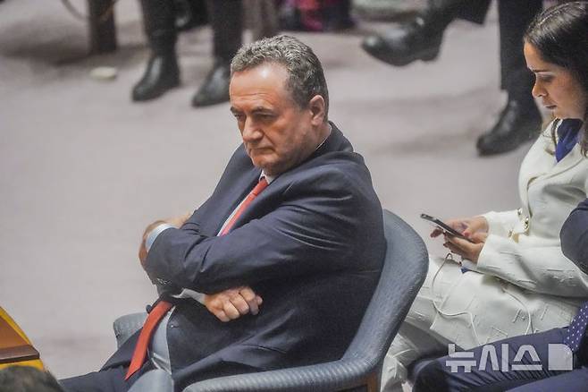 [뉴욕=AP/뉴시스]이란에 대한 이스라엘의 공격이 앞으로 더욱 격화·확대될 것이라고  이스라엘 카츠 이스라엘 국방장관이 27일 경고했다. 카츠 장관의 자료 사진. 2026.03.27.