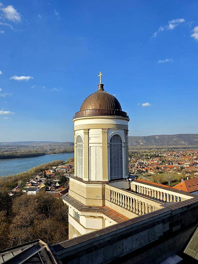 헝가리 에스테레곰 대성당에서의 뷰.&nbsp;아르떼트래블 제공