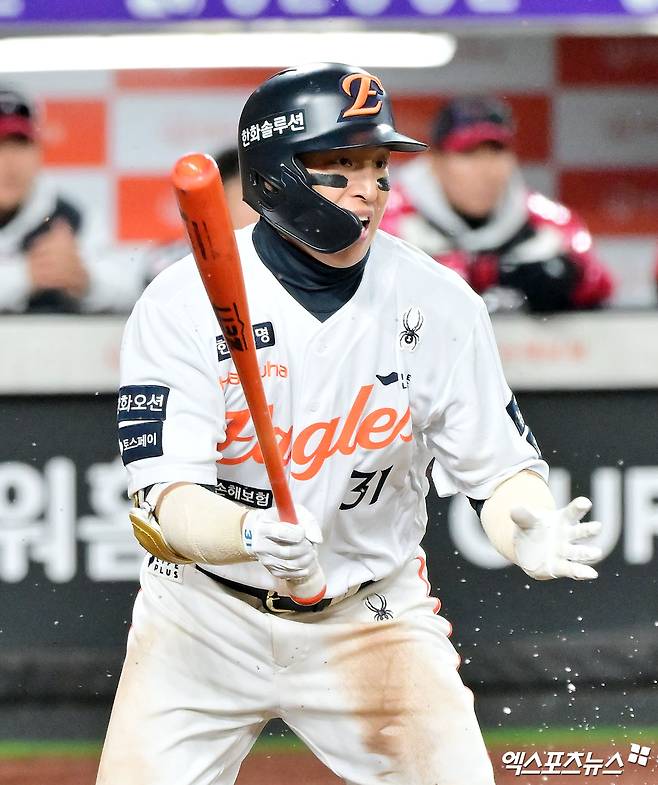 한화 이글스 베테랑 외야수 손아섭이 정규시즌 개막 엔트리에 포함됐다. 지난달 초 한화와 1년 총액 1억원에 FA 계약을 맺은 손아섭은 올해 시범경기에서 7경기 13타수 5안타 타율 0.385, 2타점, 출루율 0.385, 장타율 0.538을 기록했다. 엑스포츠뉴스 DB