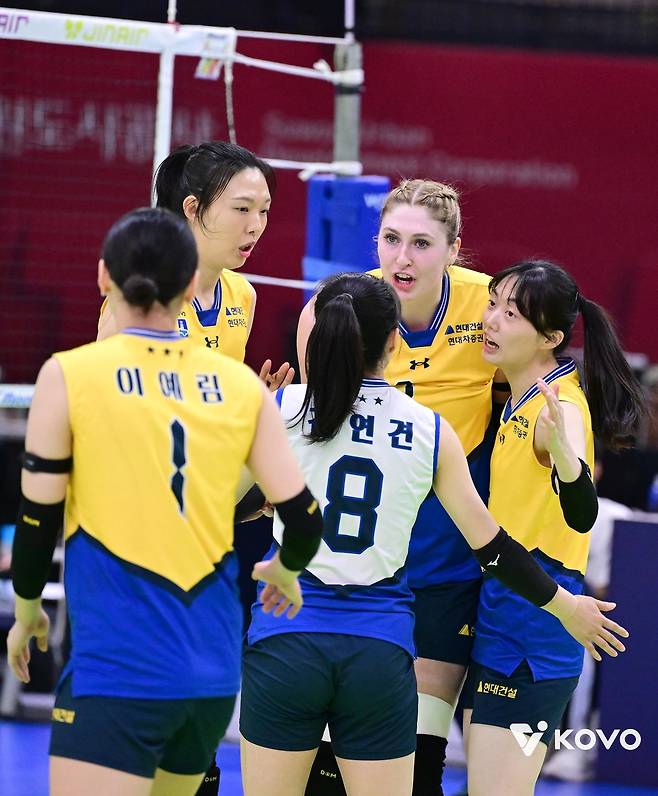 득점 후 기뻐하는 현대건설 선수들 [한국배구연맹 제공. 재판매 및 DB 금지]