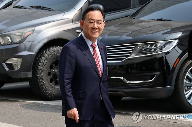 주호영, 공천 '컷오프' 가처분 심문 (서울=연합뉴스) 이동해 기자 = 주호영 국회부의장이 27일 서울 양천구 서울남부지방법원에서 자신을 6·3 지방선거 공천에서 배제(컷오프)한 국민의힘 공천관리위원회 결정 효력을 정지해 달라며 낸 가처분 신청 심문에 출석하고 있다. 2026.3.27 eastsea@yna.co.kr