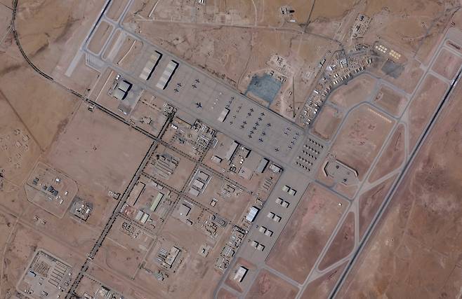 지난달 21일(현지시간) 사우디아라비아 프린스 술탄 공군 기지에 배치된 항공기들의 모습을 보여주는 위성 사진. 사진=REUTERS·연합뉴스