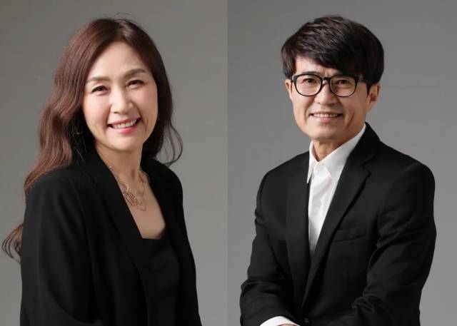 가수 홍서범·조갑경 부부가 장남의 외도 및 사실혼 파탄, 양육비 미지급 논란과 관련해 고개를 숙였다.