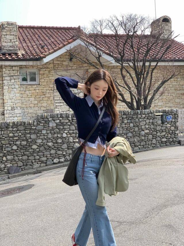 강민경이 봄 분위기가 물신 풍기는 일상을 공개했다. / 강민경 SNS