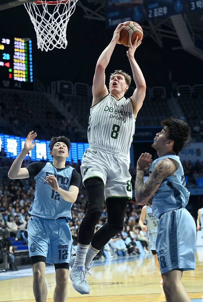 [서울=뉴시스] 프로농구 원주 DB의 헨리 엘런슨. (사진=KBL 제공) 2026.03.28. photo@newsis.com *재판매 및 DB 금지