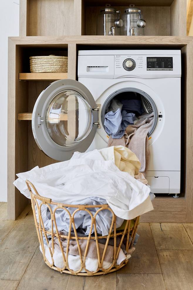 첫 세탁만으로도 의류 표면 자극 물질을 줄일 수 있어 피부 트러블 예방의 가장 현실적인 방법으로 꼽힌다. 게티이미지