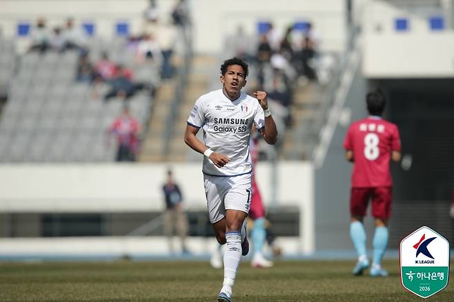 골 세리머니 하는 수원 페신. [한국프로축구연맹 제공. 재판매 및 DB 금지]