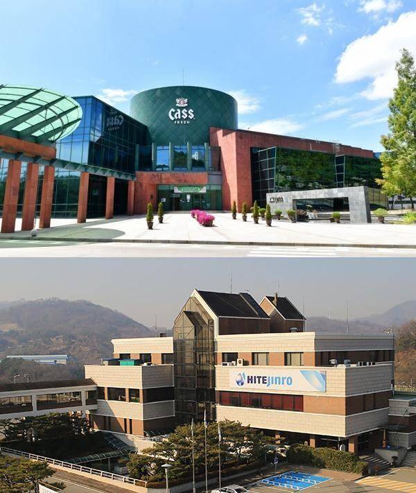 충북 청주시 서원구에 위치한 OB맥주 청주공장(위)과 하이트진로 청주공장. /각 사 제공