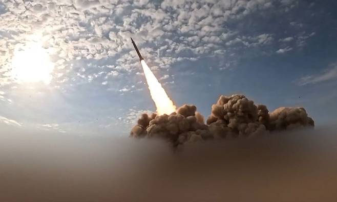 이란군의 탄도미사일이 표적을 향해 발사되고 있다. AFP연합뉴스