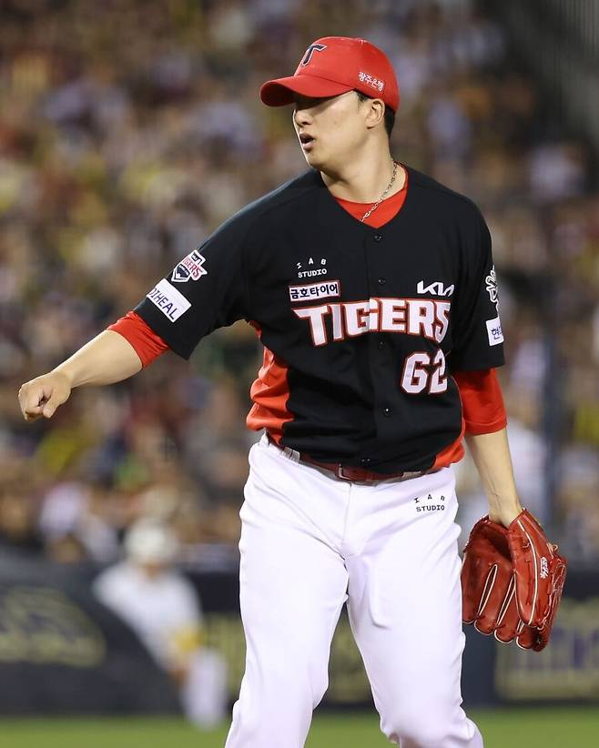 ▲ 28일 SSG와 시즌 개막전에서 부진한 모습으로 팀 역전패의 빌미를 제공한 정해영 ⓒKIA타이거즈