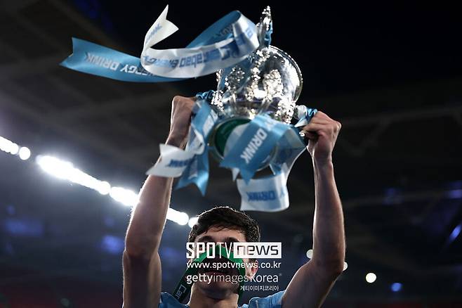 ▲ 손흥민은 토트넘 전성기 시절 아시아 선수 가운데 독보적인 시장가치를 자랑하는 존재였다. 그러나 그가 정상에서 내려온 지금 아시아 축구 선수들의 몸값 판도는 완전히 새롭게 재편됐다. 한국 축구의 위기를 설명하는 자료이기도 하다.