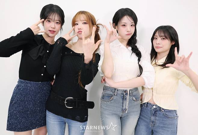 (왼쪽부터) 밴드 QWER 쵸단, 마젠타, 히나, 시연 /사진=이동훈