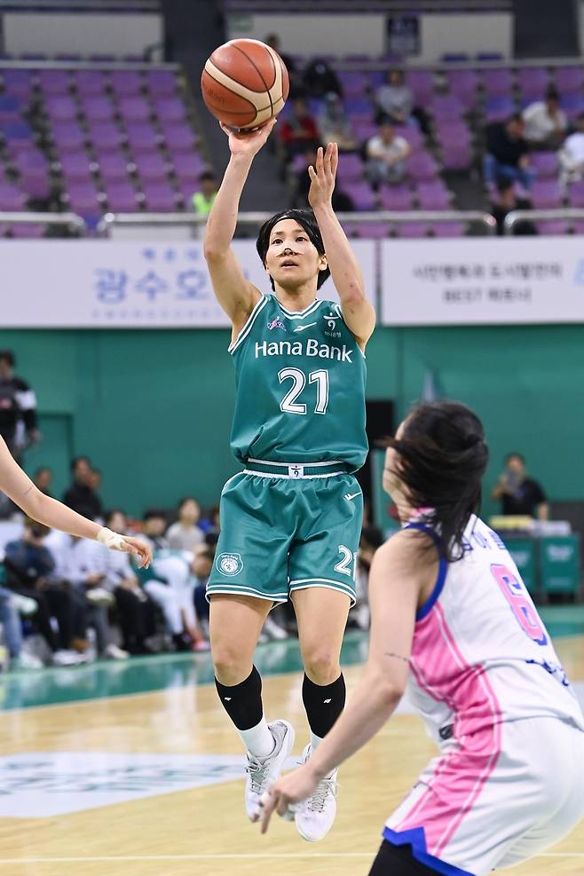 이이지마 사키의 슛 [WKBL 제공. 재판매 및 DB 금지]