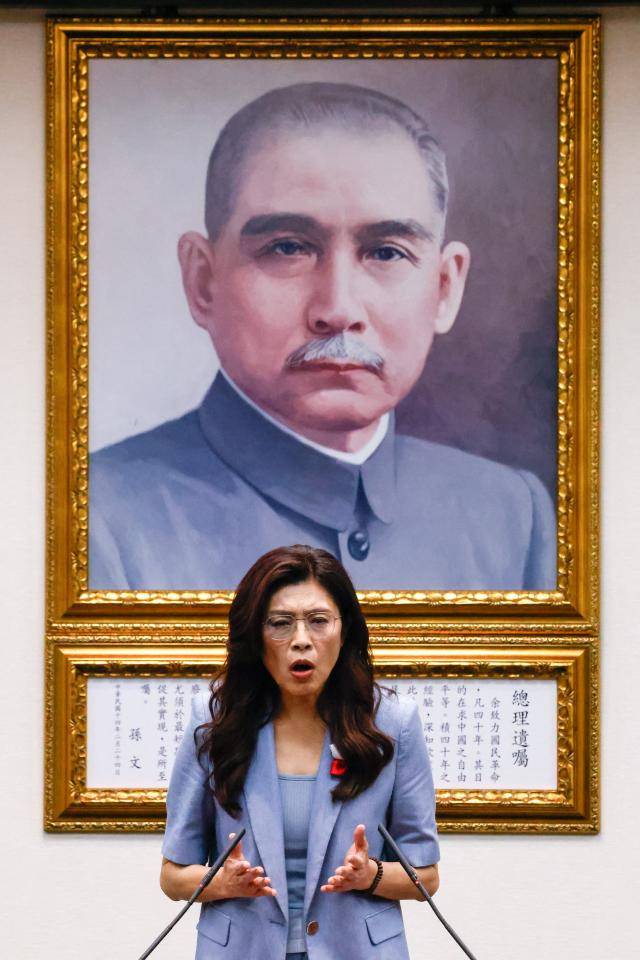 정리원 중국국민당 주석이 30일 방중 관련 기자회견을 하고 있다. [사진=로이터연합뉴스]