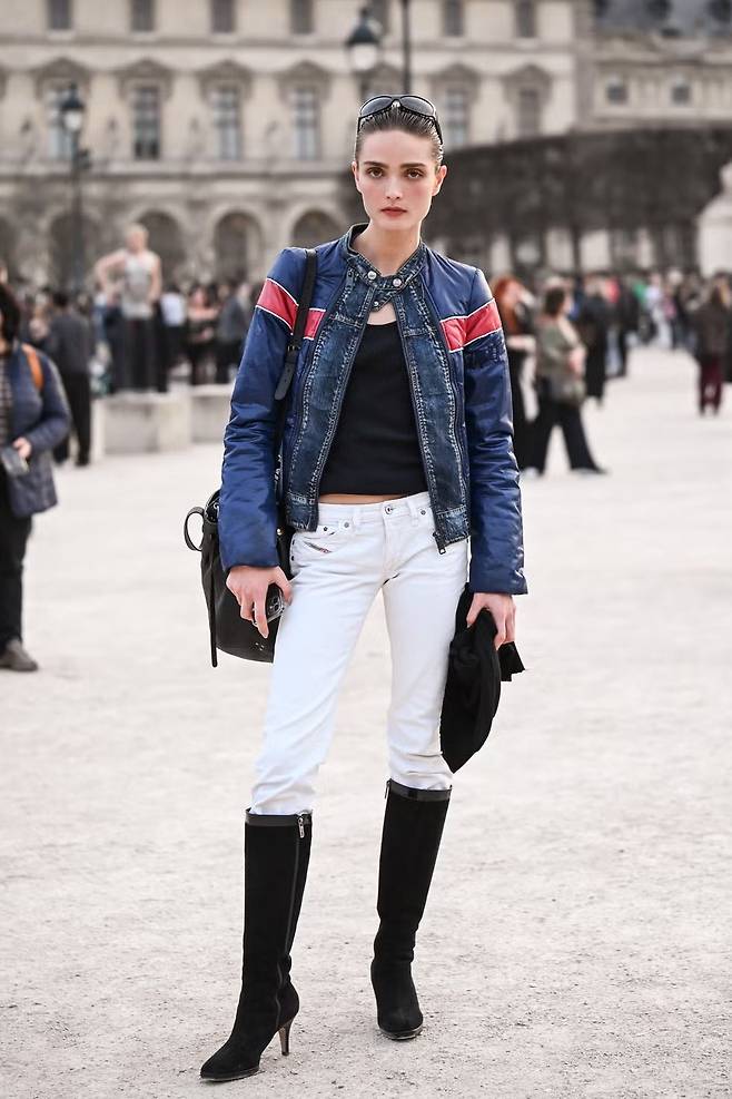 흰색 청바지 코디 | 사진 Daniel Zuchnik//Getty Images